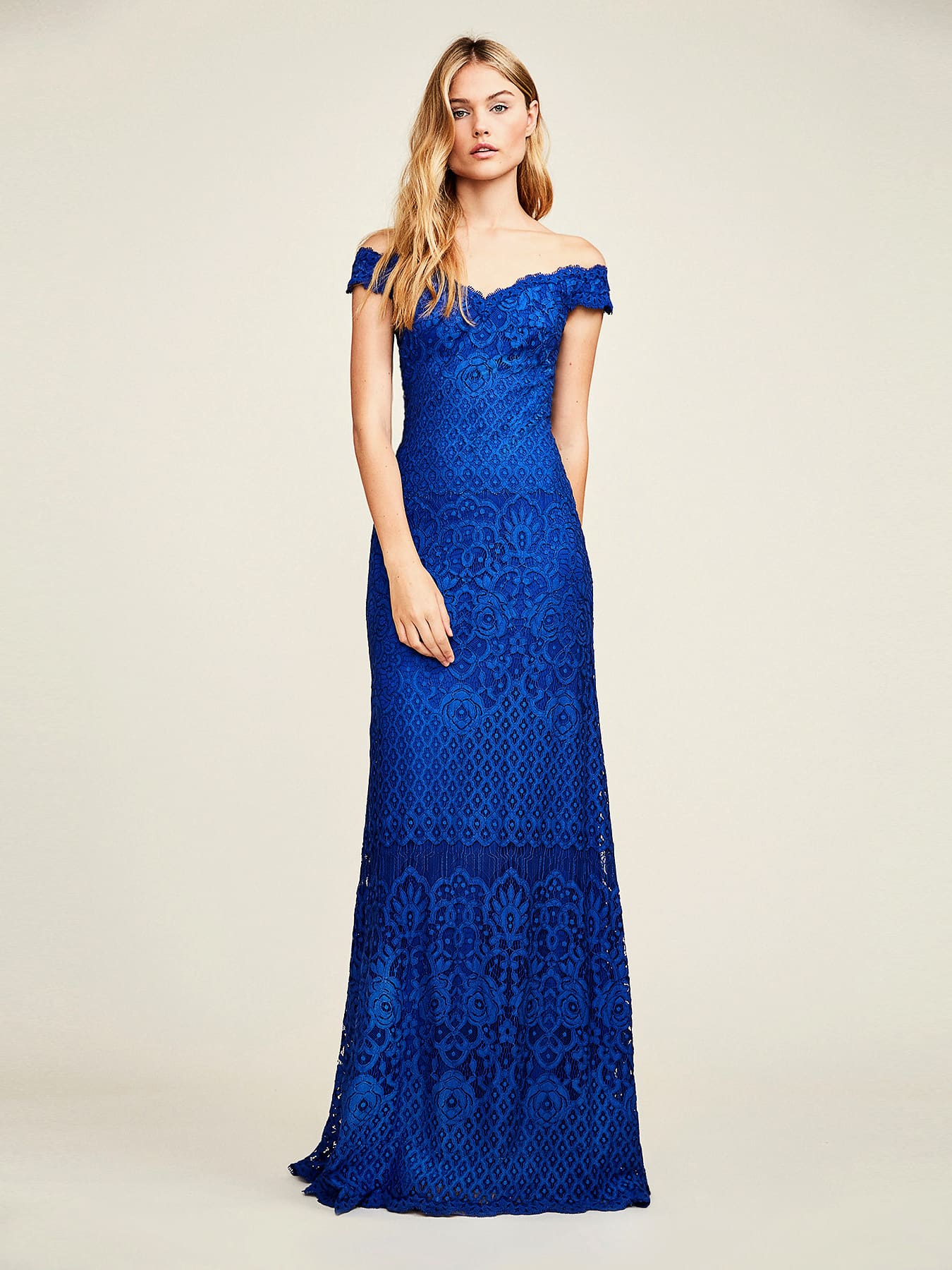 Вечернее платье Tadashi Shoji AYA18242L — насыщенный синий, кружевная отделка, рукава-крылышки